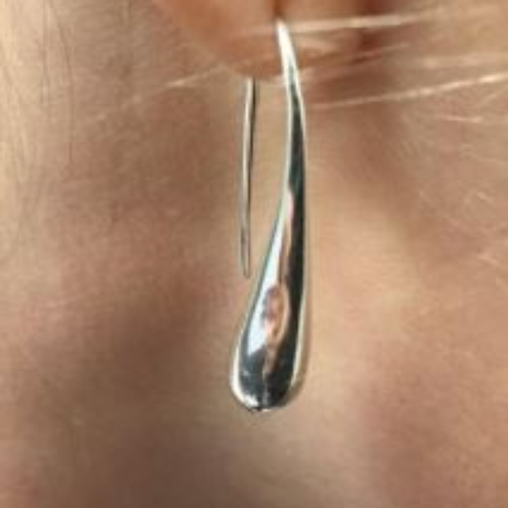 Sleek 925 Silver Tear Drop Dangling Earrings - Picture 4 of 7